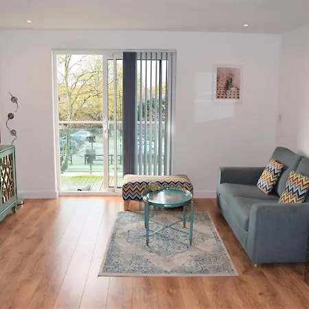 Urban Gem Apartment- Free Parking * Enfield
