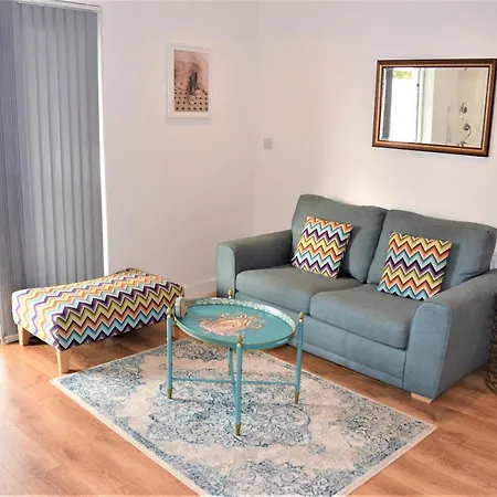 Lägenhet Urban Gem Apartment- Free Parking