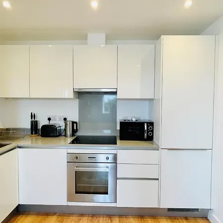 Urban Gem Apartment- Free Parking *