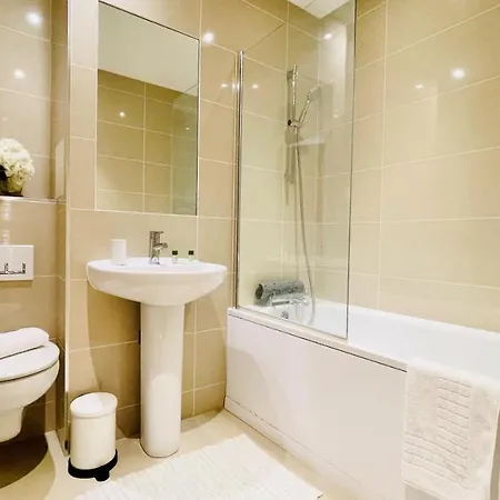 Lägenhet Urban Gem Apartment- Free Parking Enfield