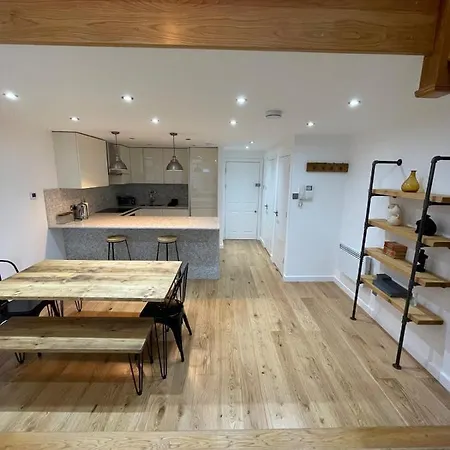 Stunning 3bd Maisonette Wbalcony - Old Street! Apartment *