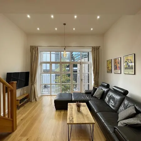 Stunning 3bd Maisonette Wbalcony - Old Street! London