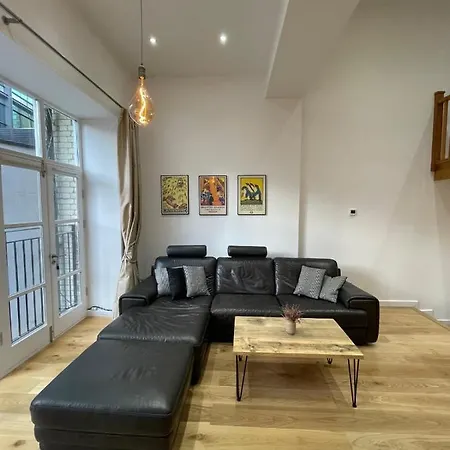 Stunning 3bd Maisonette Wbalcony - Old Street! * London