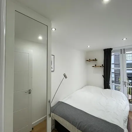 Stunning 3bd Maisonette Wbalcony - Old Street! Apartment London