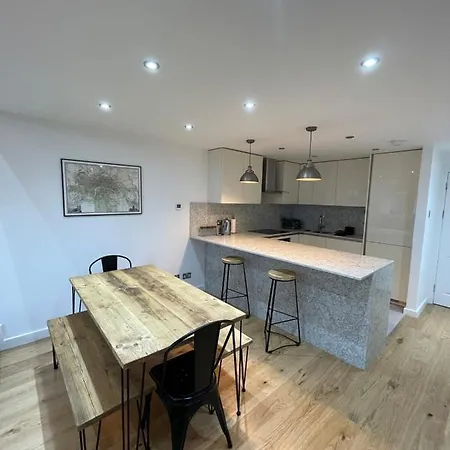 Stunning 3bd Maisonette Wbalcony - Old Street! * London