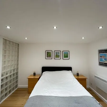 Stunning 3bd Maisonette Wbalcony - Old Street! *