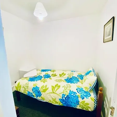 Apartment Tow Bedroom In