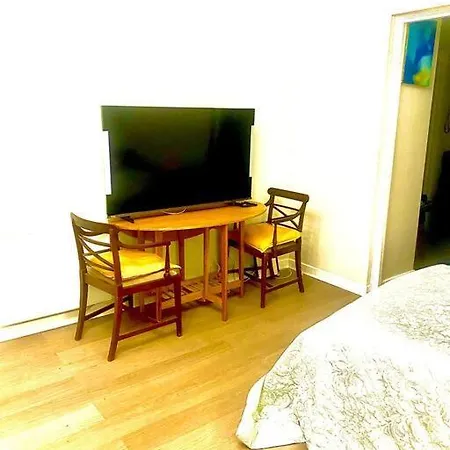 Apartment Chic In Leicester Sqaure!