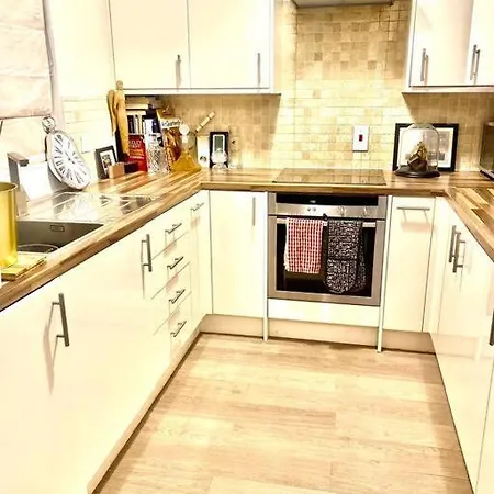 Apartment Chic In Leicester Sqaure! *
