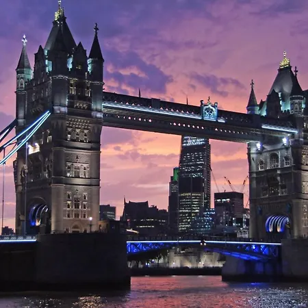アパート Tina Place In Tower Hill - 2 Double Beds, Max 4 People, Great Location In