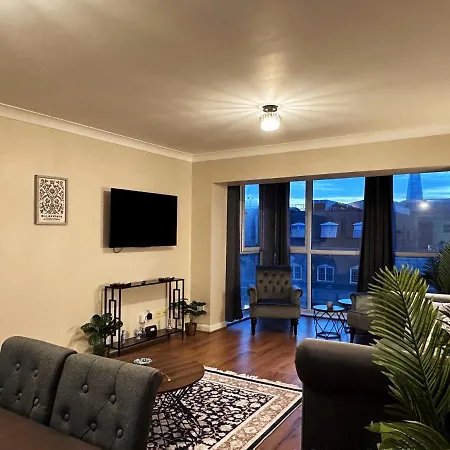 Tina Place In Tower Hill - 2 Double Beds, Max 4 People, Great Location In アパート