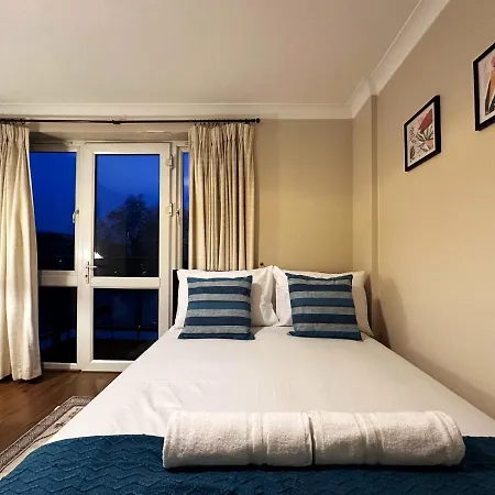 アパート Tina Place In Tower Hill - 2 Double Beds, Max 4 People, Great Location In