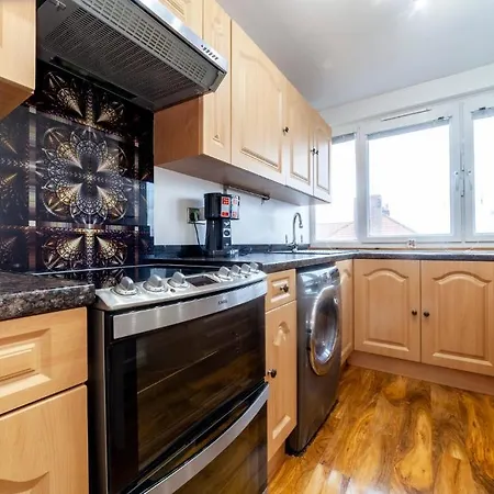 Amazing 1 Bedroom Apartment, Barons Court Apartment London