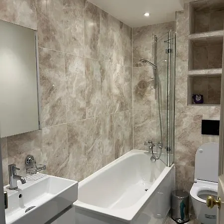 West Kensington 1 Apartment *