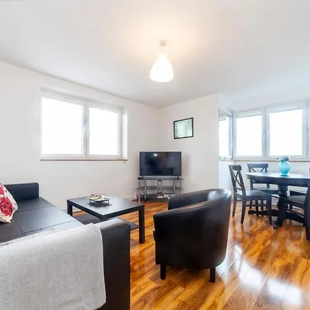 Amazing 1 Bedroom Apartment, Barons Court * London