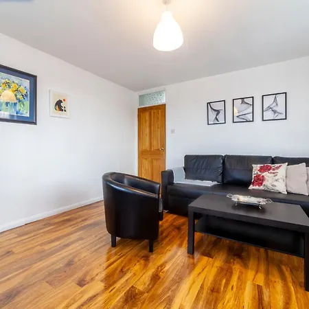 Amazing 1 Bedroom Apartment, Barons Court Apartment