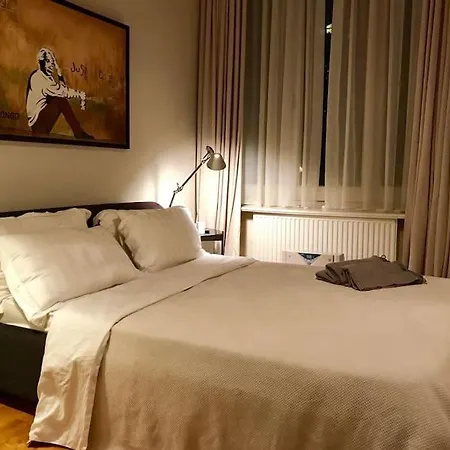 Stunning 2 Bed/2bath Flat In Heart Of Kensington Apartment