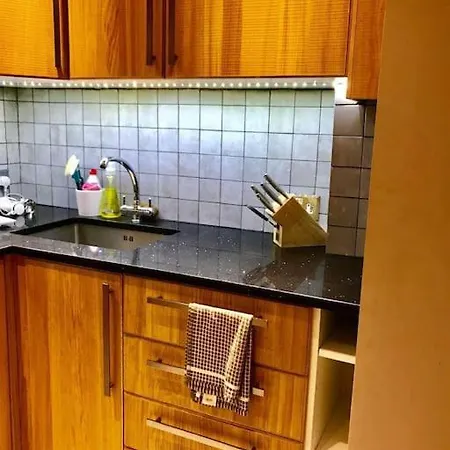 Stunning 2 Bed/2bath Flat In Heart Of Kensington *