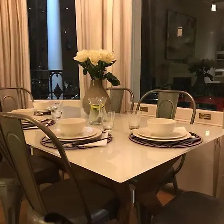 Stunning 2 Bed/2bath Flat In Heart Of Kensington