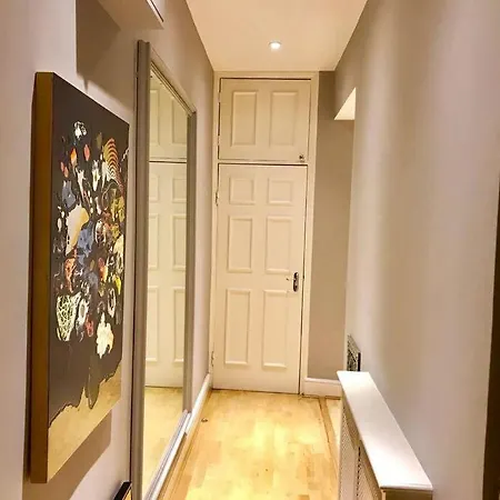 Apartment Stunning 2 Bed/2bath Flat In Heart Of Kensington London