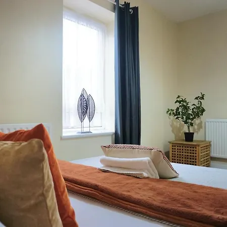 Stylish In London, E14 Apartment