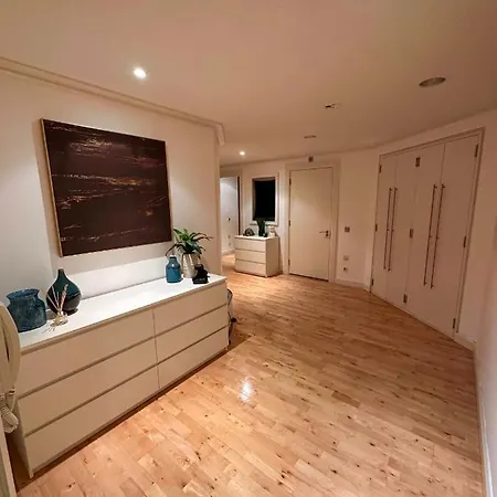Apartment New Spacious 2 Bedroom With Balcony
