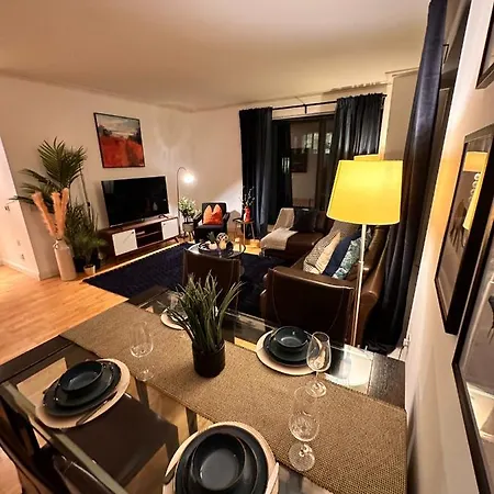 Apartment New Spacious 2 Bedroom With Balcony *
