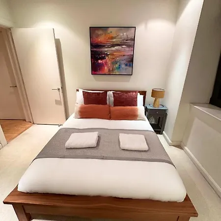 New Spacious 2 Bedroom With Balcony *