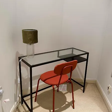 New Spacious 2 Bedroom With Balcony Apartment London