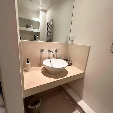 Apartment New Spacious 2 Bedroom With Balcony