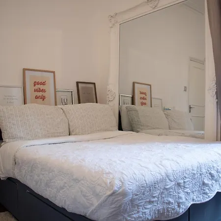 Sw - Stylish One Bedroom With Patio Apartment