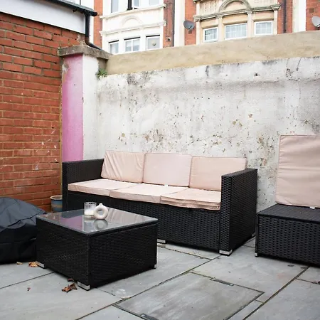 Sw - Stylish One Bedroom With Patio *
