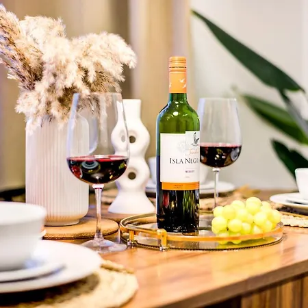 Hyde Park Chic Modern Flat For 4