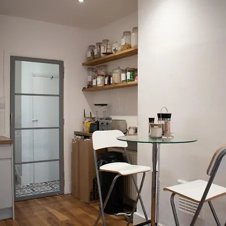 Sw - Stylish One Bedroom With Patio *