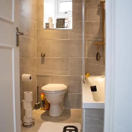 Sw - Stylish One Bedroom With Patio London