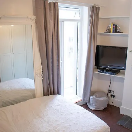 Sw - Stylish One Bedroom With Patio *