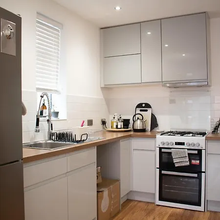 Apartment Sw - Stylish One Bedroom With Patio
