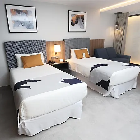 Riu Plaza Victoria