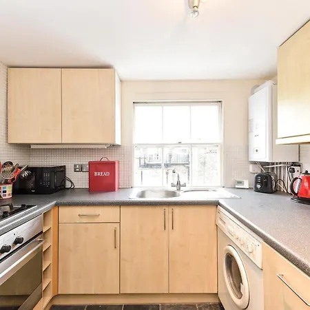 Smart Flat Near Pimlico Tube Apartment *