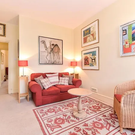 Smart Flat Near Pimlico Tube * London