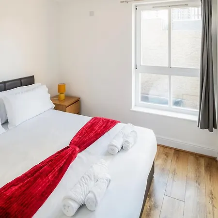 The Bright Flat In Whitechapel *
