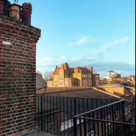 In Of - Fulham *