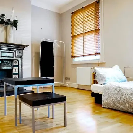 In Of - Fulham Homestay *