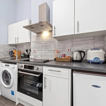 Apartment Olympia Kensington Studio London