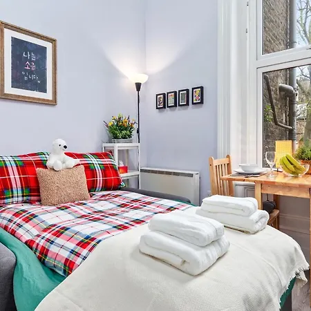 Olympia Kensington Studio Apartment