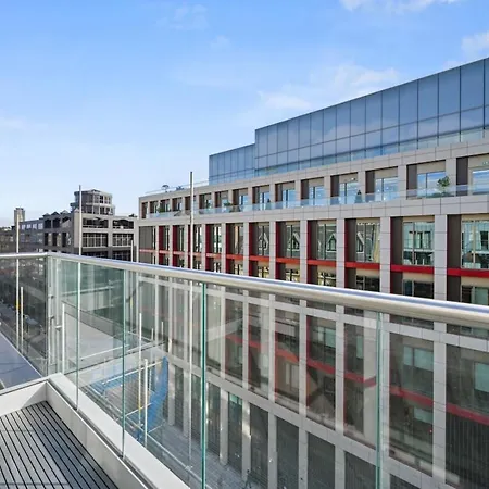 Apartment Sleek 2bd Flat Wterrace - 2 Mins From Farringdon!