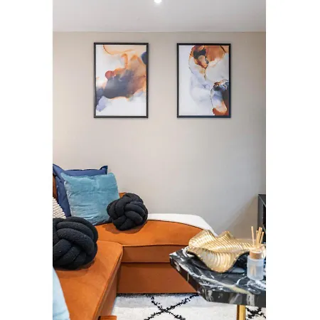 Apartment Modern 3-bedroom Flat London