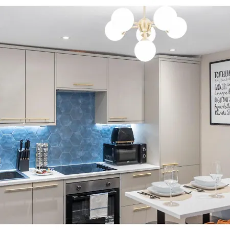 Modern 3-bedroom Flat * London