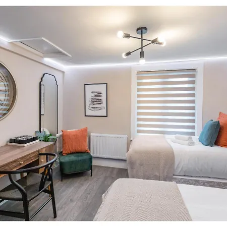 Apartment Modern 3-bedroom Flat London