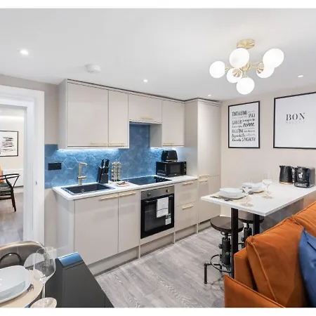 Modern 3-bedroom Flat Apartment London